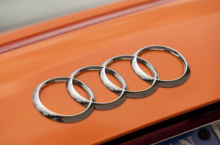 Логотип Audi TTS Coupe (8J) 2010 года  (NA) (фото 23 из 30)